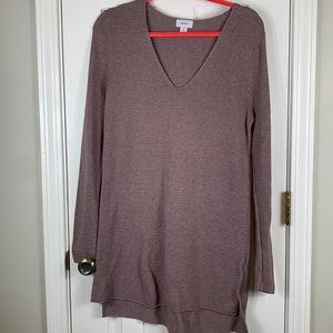 Old Navy long sleeved light weight sweater size medium. Dark lavender.